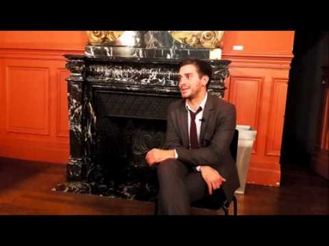 NJP : Edouard Edouard est-il un "dandy" ? Et quelles sont ses influences ?