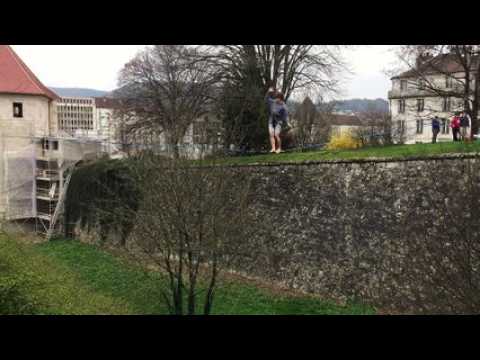 Besançon : des fondus de Highline en équilibre sur un fil