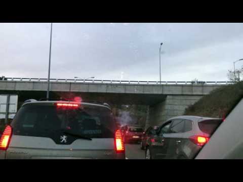 Feu d'artifice sur la rocade à Besançon lors d'un mariage