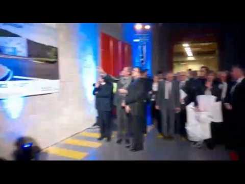 Meuse : le patron d'EDF Jean-Bernard Levy dévoile la plaque pour l'extension de la plateforme de...