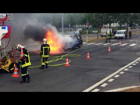 Nancy-Brabois : la voiture s'embrase au feu rouge (3)
