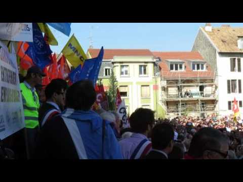 Manif Alstom Belfort Marie Guite Dufay huée par la foule