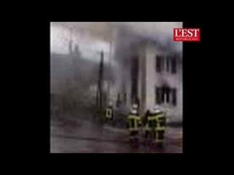 Spectaculaire incendie en cours a...