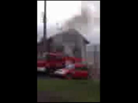 Spectaculaire incendie en cours a...