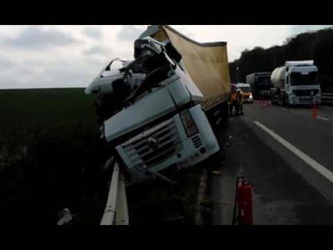 Haroue  : Collision entre trois poids-lourds...