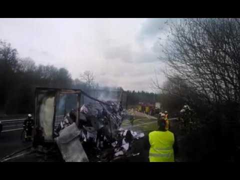 Remorque en feu sur la RN...
