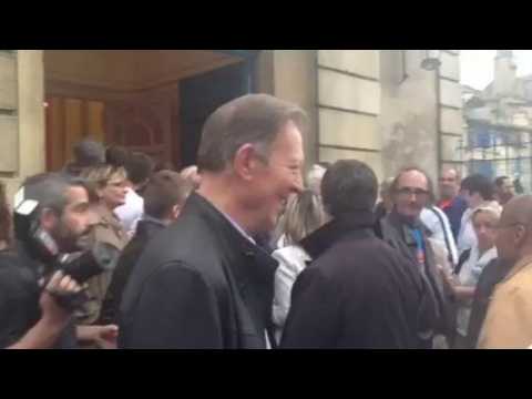 Bar-le-Duc : le gagnant des élections Bertrand Pancher arrive à l'hôtel de ville