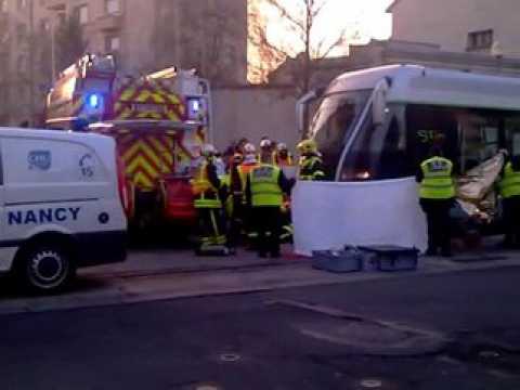 Nancy : piéton coincé sous un tram