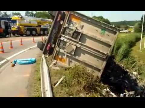 Un camion comtois se renverse près de Nancy