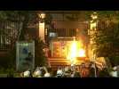 Honk Kong: protesters light a fire next to Kowloon's police - Label : AFPTV - First images - Category : News