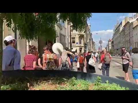 À Nancy, une performance à base de chants d'oiseaux intrigue les passants