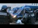 Besançon: charge des forces de l'ordre contre les gilets jaunes