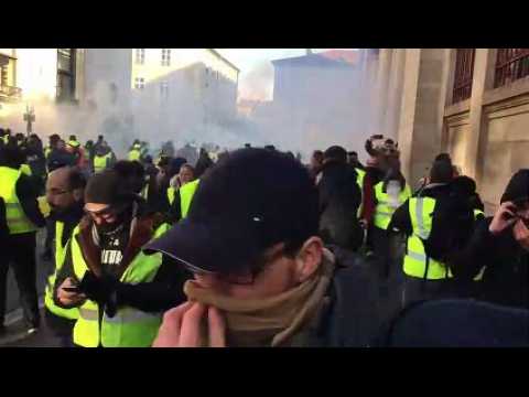 Acte X : les gilets jaunes repoussés par les forces de l'ordre derrière la marie de Nancy
