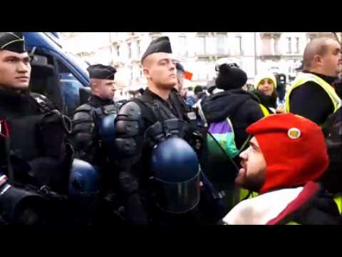 Gilets jaunes : face-à-face tendu à belfort