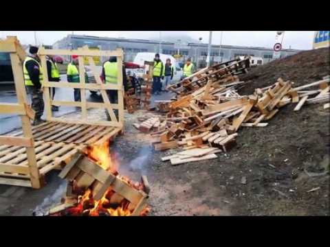 Les gilets jaunes au rond-point de Noidans-lès-Vesoul