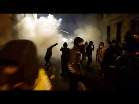 Tirs de gaz lacrymogène lors de la manifestation des gilets jaunes à Besançon