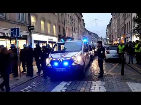 Gilets jaunes à Nancy : les policiers bloquent la rue des Dominicains