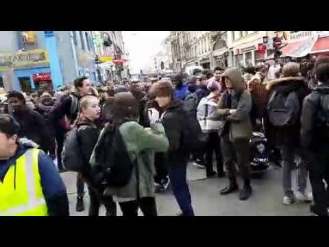 Nancy : les lycéens improvisent un sit-in au Point central