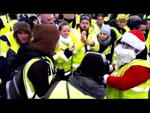 Les gilets jaunes défilent dans les rues de Besançon