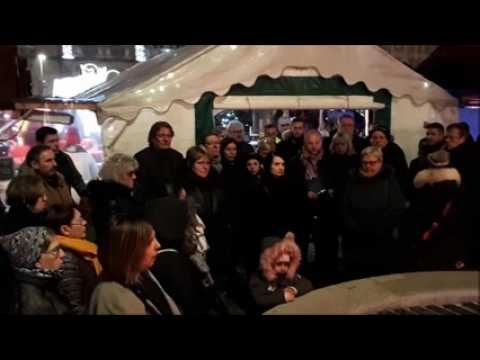 Minute de silence sur le marché de Noël de Pont-à-Mousson suite au drame de Strasbourg
