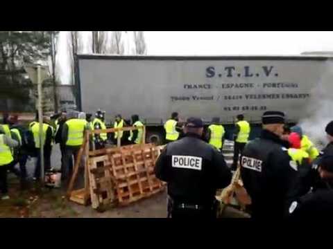 Besançon : le point de blocage au dépôt Easydis vient d'être libéré pacifiquement.