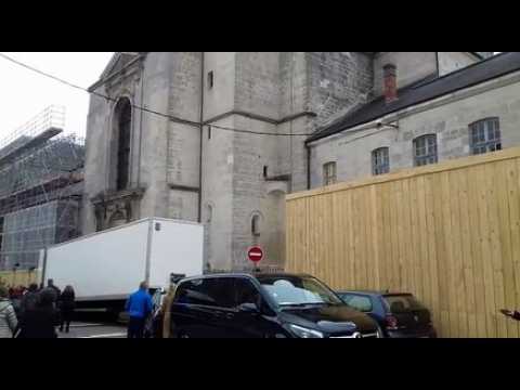 Verdun : les cloches sonnent à 11 h 30, à la sortie de la messe, à la cathédrale Notre - Dame