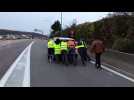 Franche-Comté Besançon Les gilets jaunes prennent en charge une voiture en panne