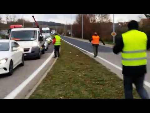 Pont-à-Mousson : un camion force le barrage des gilets jaunes, les policiers le prennent en chasse