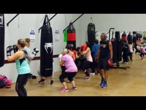 Pont-à-Mousson : cours d'aéroboxe au gymnase Kennedy  pour le compte de l'association Gym Club