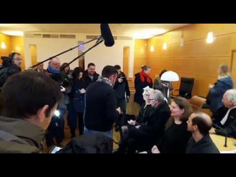 Affaire Daval : l'arrivée de la famille au tribunal