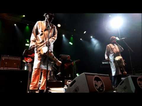 Honneur à la world music avec Toure Kunda sous le Chapiteau du NJP