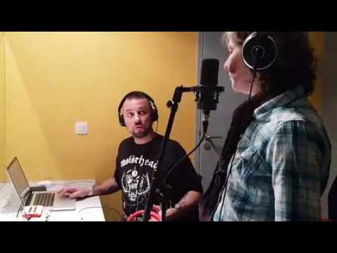 LES FATALS PICARDS ENREGISTRENT UN TITRE AVEC UNE FAN