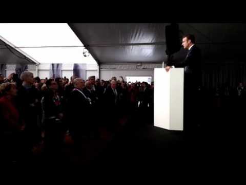 Emmanuel Macron débute son discours après la visite du Musée des Beaux-Arts et d'Archéologie de Besançon