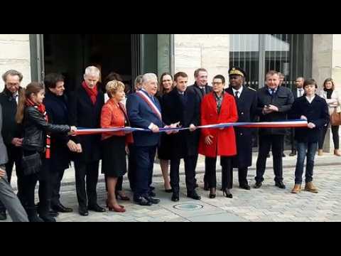 Besançon Emmanuel Macron coupe le ruban inaugural du nouveau Musée des Beaux Arts et d'Archéologie