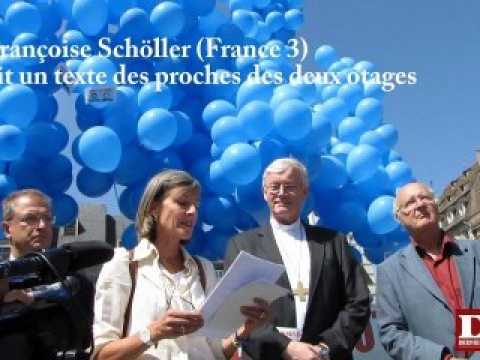 Otages depuis 500 jours : lecture d'un texte des proches et lâcher de ballons