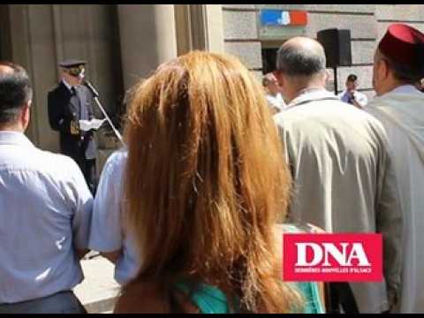 [VIDEO] Une minute de silence devant la préfecture à...