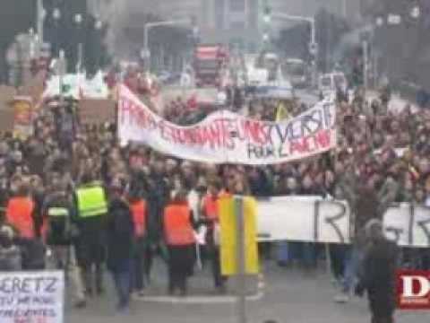 Manifestation lors de l'inauguration de l'UdS