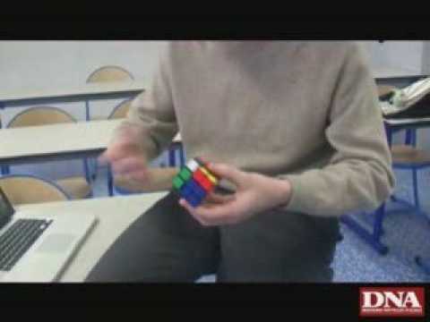 Petite démonstration de Rubik's Cube avec François Séchet