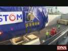 Stator de 450 tonnes transféré du rail sur une barge