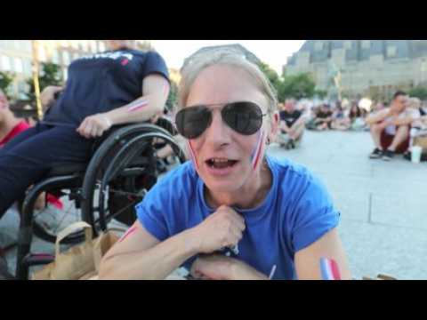 Ambiance à Strasbourg, avec les supporteurs de France-Etats-Unis place Kléber