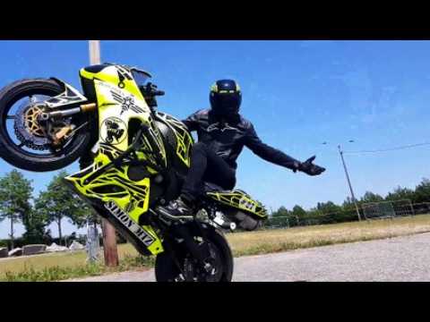 Illzach : Les stunts de Simon Martinez au Fun Car Show