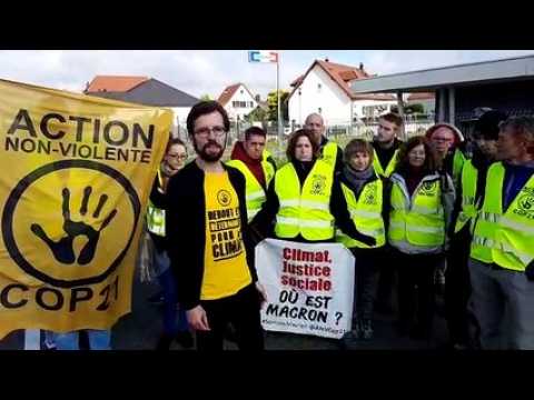 Wittelsheim: des militants d'Anv Cop21 convoqués à la gendarmerie pour avoir décroché le portrait de Macron