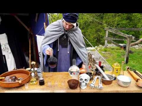 Leymen :  Chevaliers, archers et danseurs à la fête médiévale du Landskron