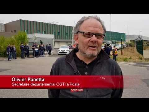 Grève à la nouvelle plateforme multiflux la Poste  à Didenheim