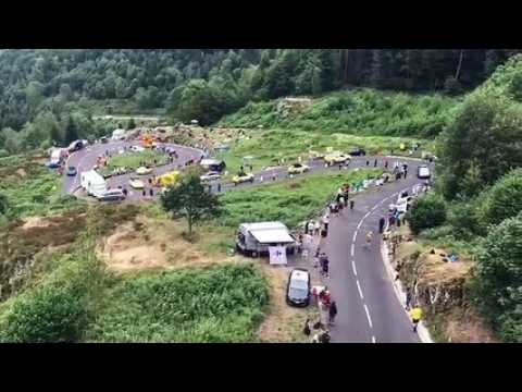 Tour de France: la caravane dans les lacets du lac d'Alfeld