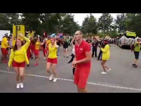 Tour de France: la danse de la caravane à Mulhouse