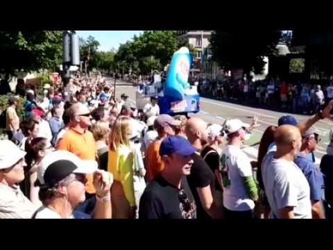 Tour de France: l'arrivée de la caravane à Colmar