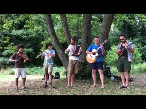 Les Traités de Roms : "On est tous pluri-instrumentistes dans le groupe"