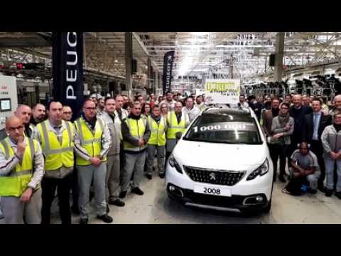 La millionième Peugeot 2008 sortie du site de production de PSA Mulhouse