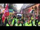 Gilets jaunes et drapeaux rouges à Mulhouse
